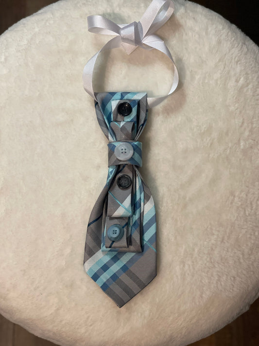 BOWTIE NECKLACE