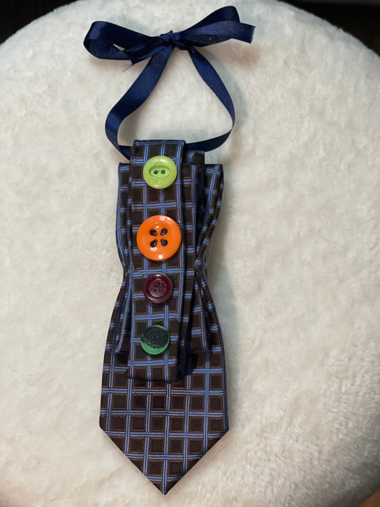 BOWTIE NECKLACE