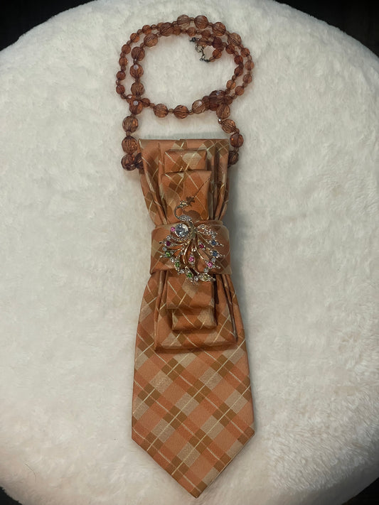BOWTIE NECKLACE