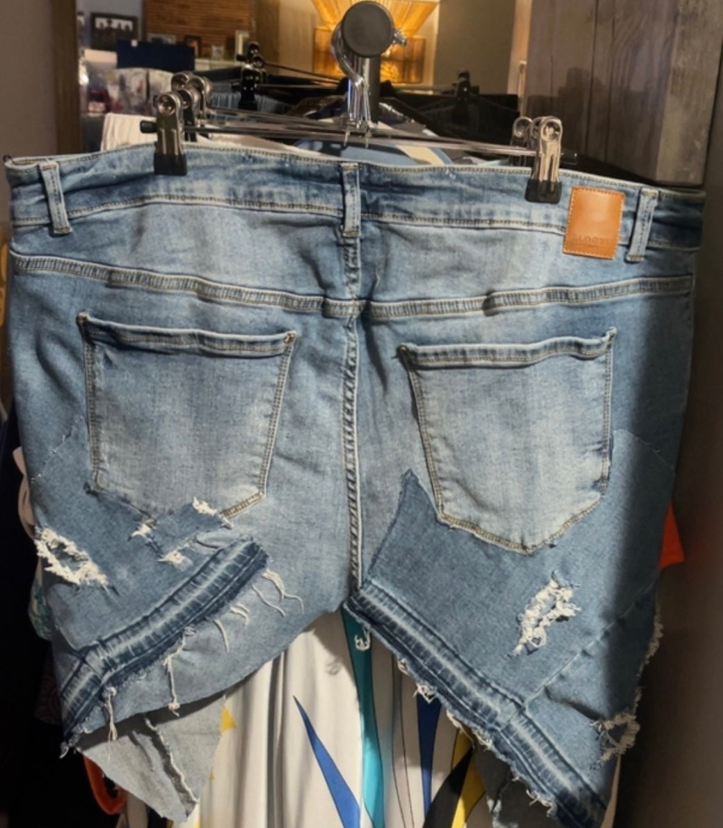 DISTRESSED DENIM STACKER