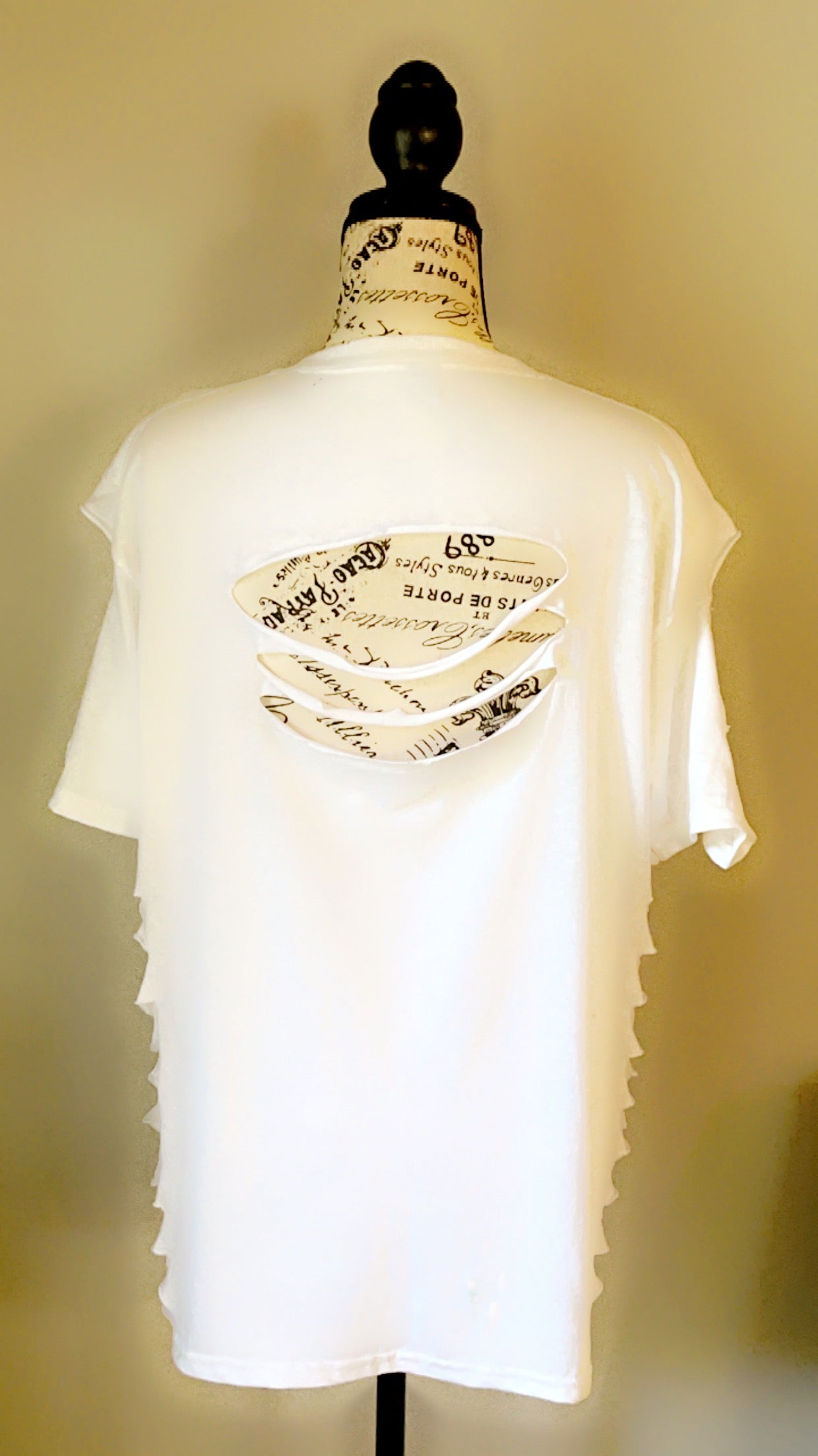 LV WHITE PAINT SPLATTERS AND SLITS T-SHIRT
