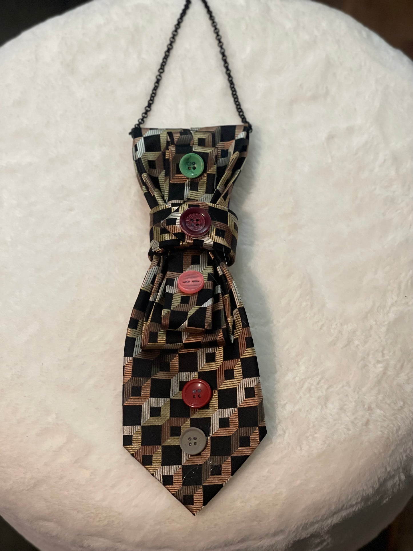 BOWTIE NECKLACE