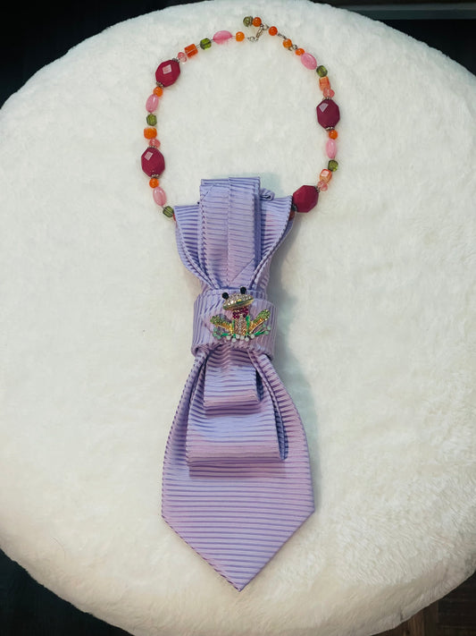 BOWTIE NECKLACE