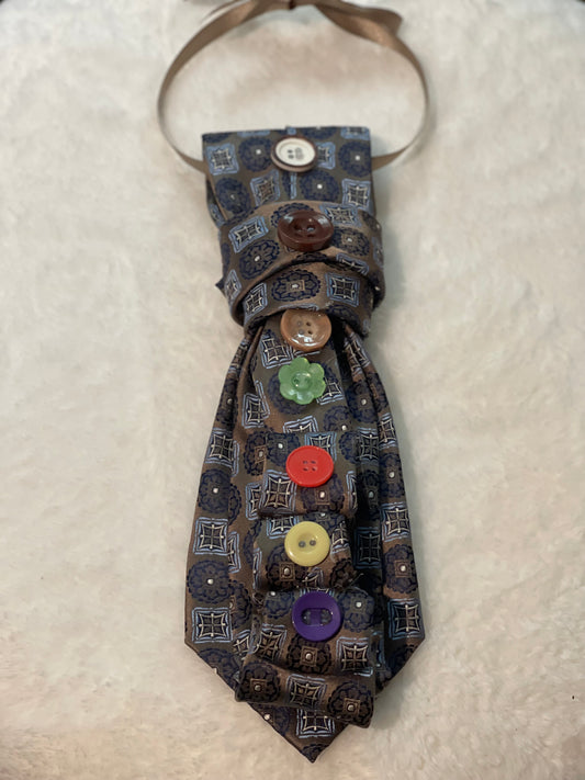 BOWTIE NECKLACE
