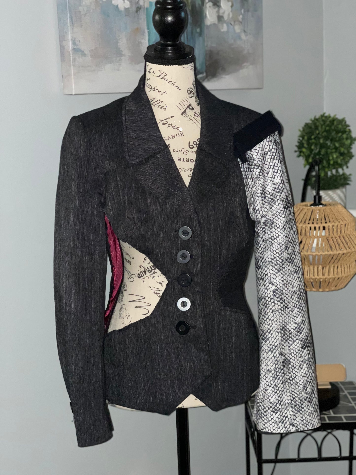 THE PEEKABOO BLAZER